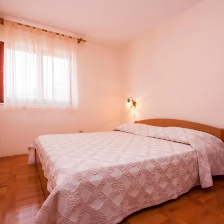 Toni 555 Primošten