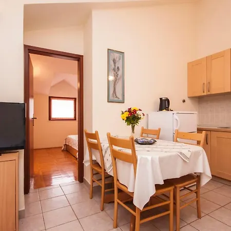 Toni 555 Guest house 3*
