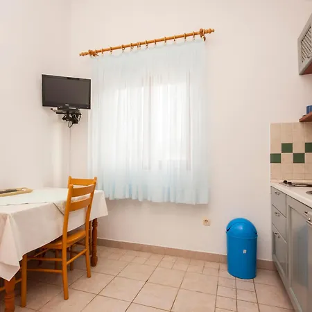 Guest house Toni 555 Primosten